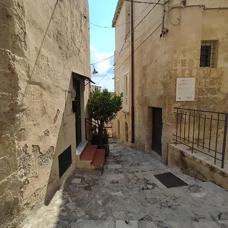 Oda ve Kahvaltı Nei Sassi Da Nino 3*