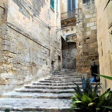 Bed & Breakfast Nei Sassi Da Nino 3*